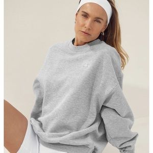 ALO Yoga Accolade Crew Neck Pullover in Heather Gray NWT